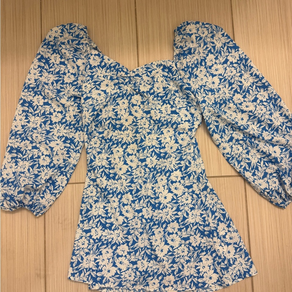 Missguided Blue and White Floral Puff Sleeve Dress